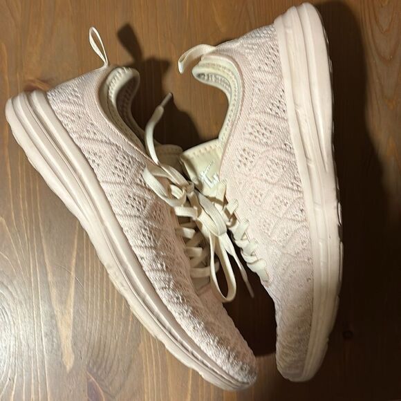 APL: Athletic Propulsion Labs Techloom Phantom Sneakers in Beach/Ivory Size 9 - Picture 12 of 14